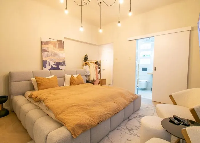 --Balcescu Downtown Central Oasis - Secured Parking Nearby - Self Check In - Metro Station At 1Min